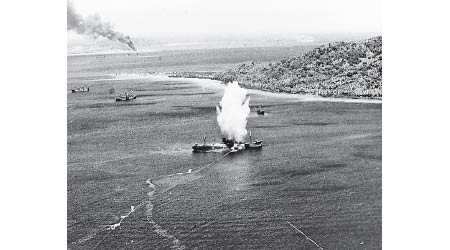 戰機在楚克群島與日軍對戰時失蹤。（黑白圖片）