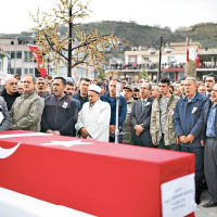 土耳其國防部為陣亡士兵舉行葬禮。（美聯社圖片）