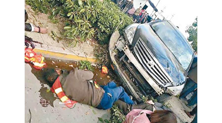 韋剛駕車撞向拆遷隊伍致多人傷亡。