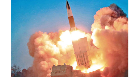 北韓近日頻頻試射新型導彈及超大型火箭炮。（美聯社圖片）