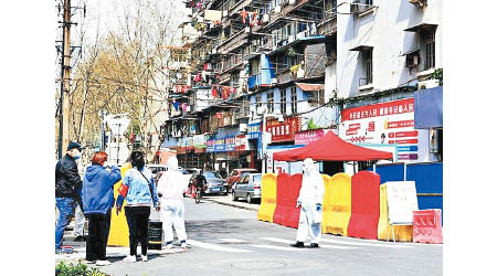 武漢市發出通知，要求繼續加強小區封閉管理。