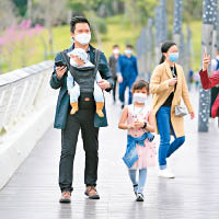 深圳擬強制呼吸道傳染病患者戴口罩。（中新社圖片）
