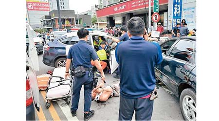 警員制服疑犯。