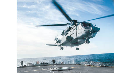 CH148直升機於愛琴海墜毀。