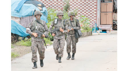 韓軍在非軍事區內派駐士兵。