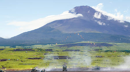 富士山多條登山通道關閉。