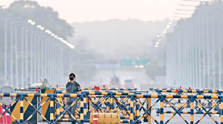 兩韓關係惡化，邊境氣氛緊張，韓軍士兵加強戒備。（美聯社圖片）