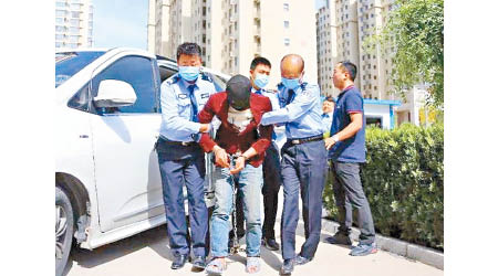 警方拘捕潛逃至南寧的楊某。