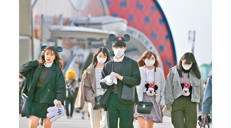 受新冠肺炎疫情影響，東京迪士尼樂園停業多個月。