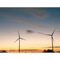 藍寶石風力發電場是其中一個供電發電站。