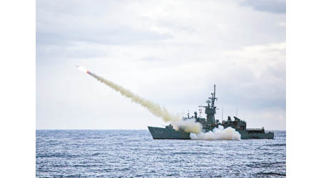 台海軍寧陽軍艦早前發射魚叉反艦導彈。