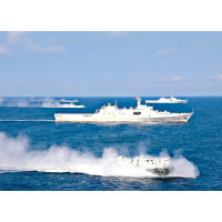 解放軍海軍多艘軍艦曾在南海演習。
