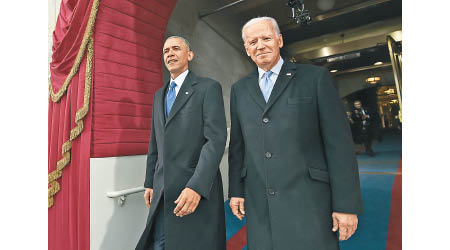 美國總統選戰白熱化，奧巴馬（左）出面力撐拜登。（美聯社圖片）
