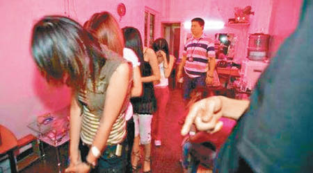 漳州警方早前掃黃，拘捕多名女子。