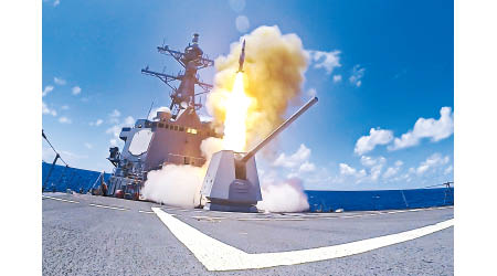 環太軍演<br>美軍神盾驅逐艦鍾雲號試射導彈。