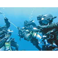 團隊在馬六甲海峽水底發現沉船。（美聯社圖片）