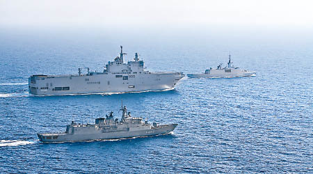 希臘與法國的軍艦早前在地中海東部聯合演習。（美聯社圖片）