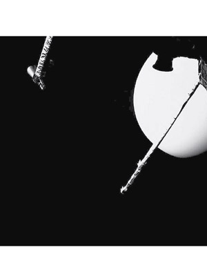 貝皮科隆博號拍得金星的黑白照。（美聯社圖片）