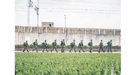 台軍士兵進行訓練。