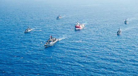 希臘和土耳其關係緊張，圖為土國艦隊。（美聯社圖片）