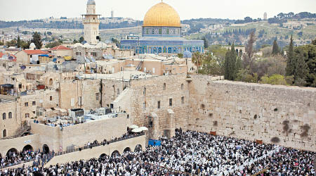 哭牆位於耶路撒冷舊城區。