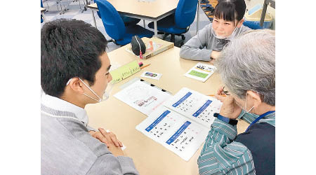 學生設計的鍛煉手冊有助長者預防認知障礙。