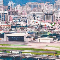 涉事專機前晚降落台北松山機場。