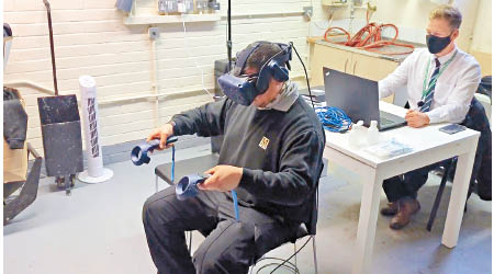 VR測試助車長了解車廂環境和操作。