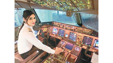 阿加沃爾是印度航空最年輕的女機長。