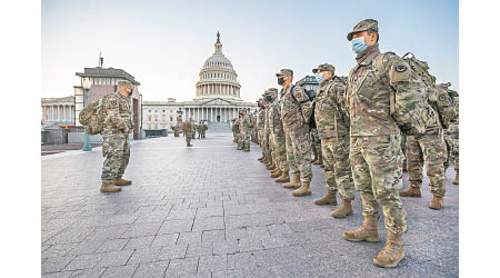 大批國民警衞軍抵達華盛頓。