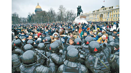 聖彼得堡日前爆發示威，要求政府釋放被捕的反對派領袖納瓦尼。