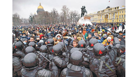 莫斯科早前爆發示威，警方與納瓦尼支持者衝突。（美聯社圖片）
