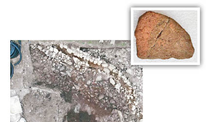 左圖：考古學家發掘的現場。上圖：團隊發現的陶器碎片。