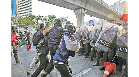 泰國接連爆發示威。