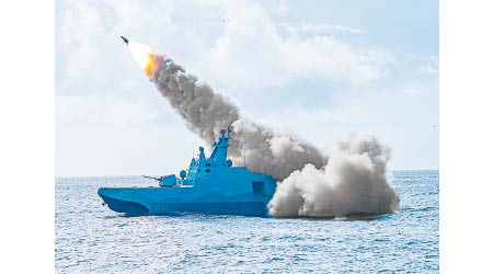 台軍的沱江艦較早前試射雄風三型導彈。
