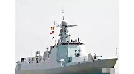052D型導彈驅逐艦貴陽號參與軍演。