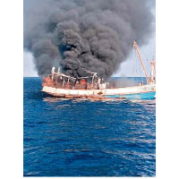 漁船在安達曼海起火。