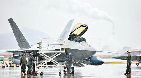 F22抵達岩國海軍陸戰隊航空站。