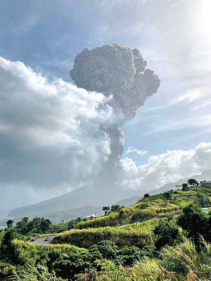 聖文森特和格林納丁斯有火山噴發。