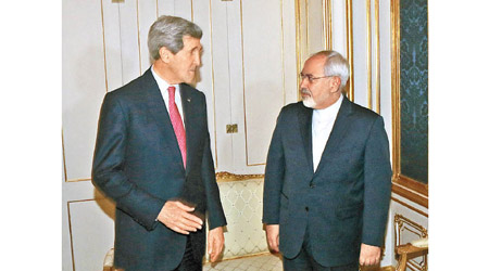 克里（左）與扎里夫（右）曾參與核談判。