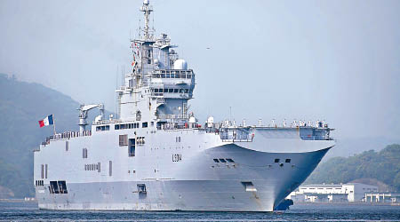 法國海軍兩棲攻擊艦雷電號。