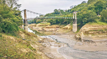 新竹寶山水庫已乾涸見底。（中時電子報圖片）