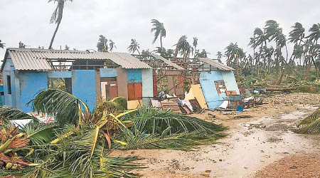 陶特吹襲古吉拉特邦，邦內南部地區房屋受損。
