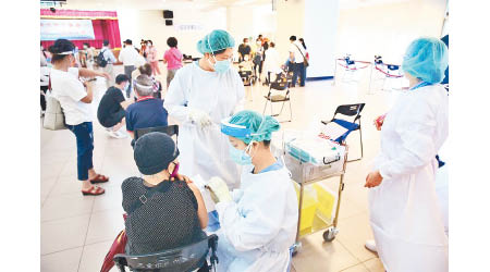 台灣各縣市開放長者接種新冠疫苗。（中時電子報圖片）