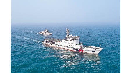 中國海警船頻繁駛近釣魚島。（中新社圖片）
