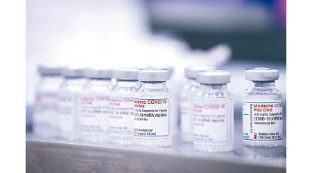 美國將捐贈大批新冠疫苗，圖為美國藥廠莫德納疫苗。