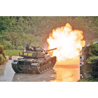 台軍：M60A3坦克在演習中向目標開火。