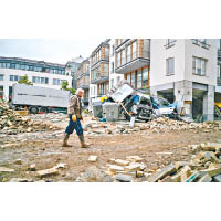 德國：洪水沖毀德國西部多間房屋。