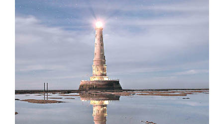 法國：法國哥杜昂燈塔被譽為「燈塔之王」。