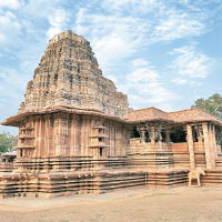印度：印度卡卡提亞王朝濕婆神廟的建築工藝精巧。